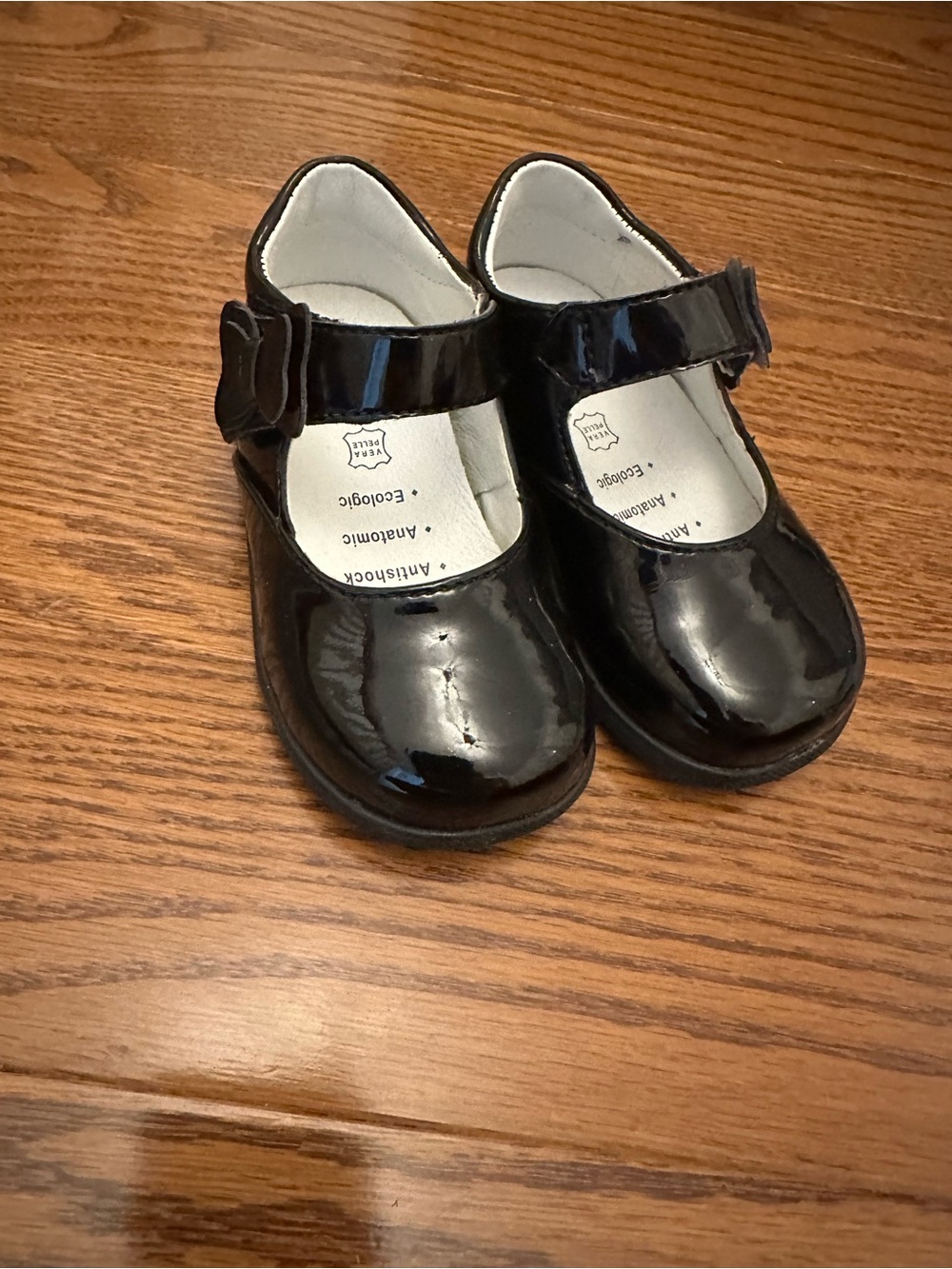 NWOT Primigi Black Patent Mary Jane Shoes with Bow